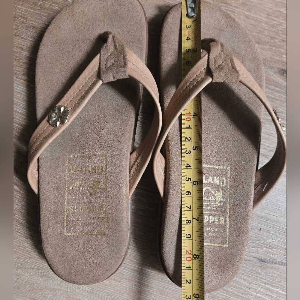 Brown Sandals with Contoured Footbed and Minimalist Design - Picture 2 of 6
